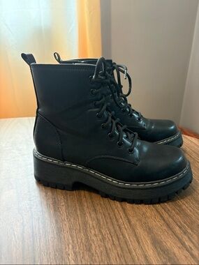 No Boundaries Size 6.5 Black Lace Up Platform Combat Boots